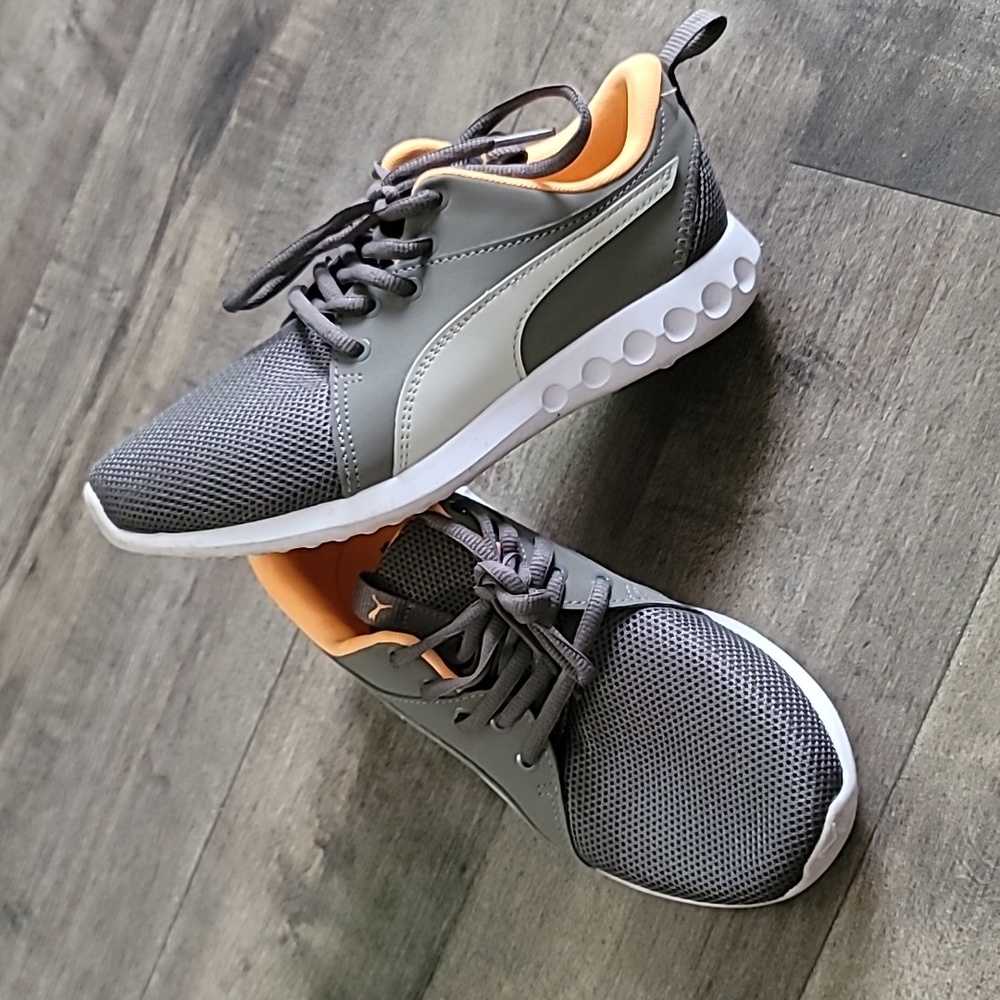 💜 Puma sneakers, EUC
